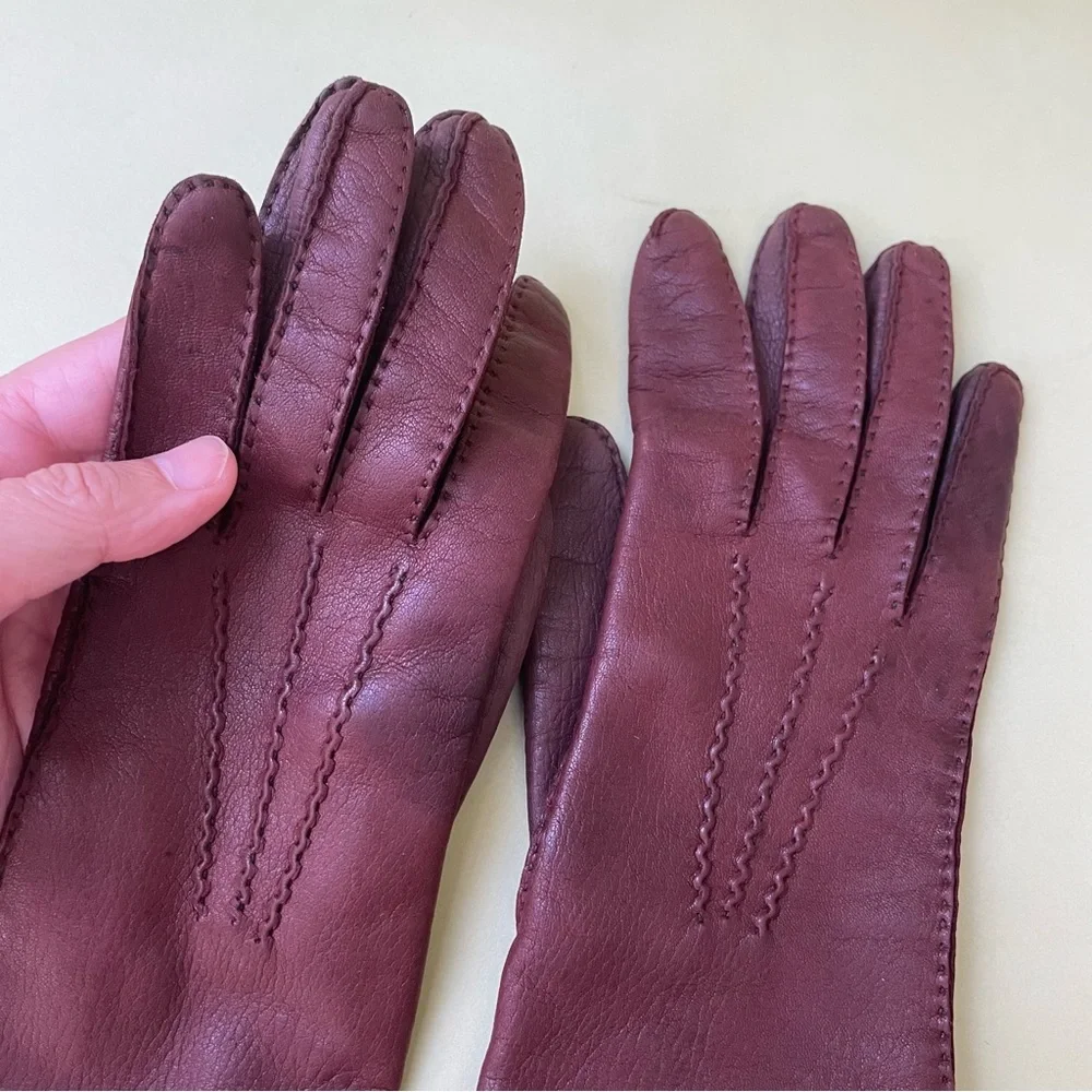 Vintage brown leather gloves with cotton lining